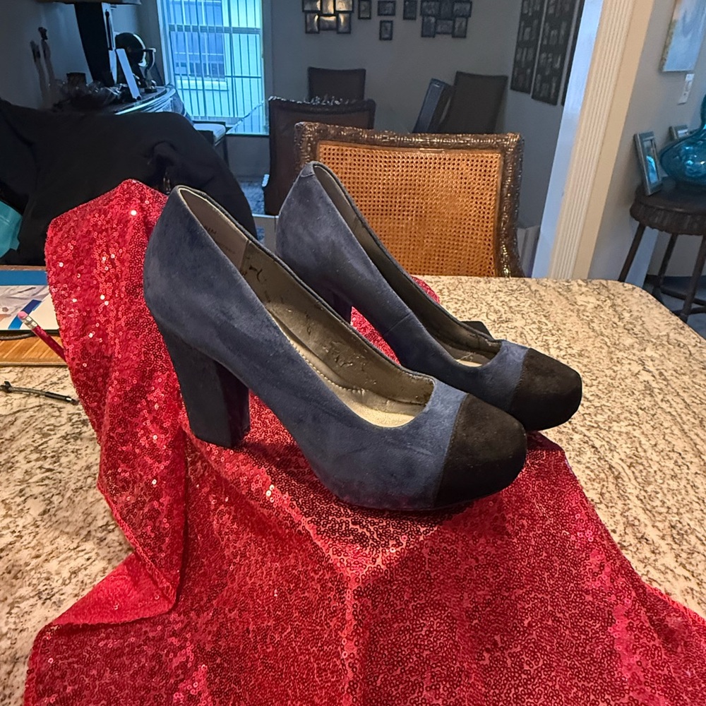 Nine West Blue and Black Heels - Picture 2 of 5